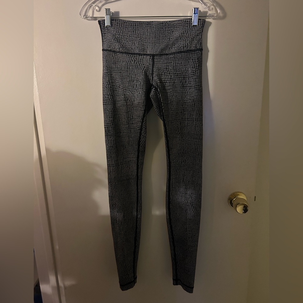 Lululemon long leg black and white - gently used